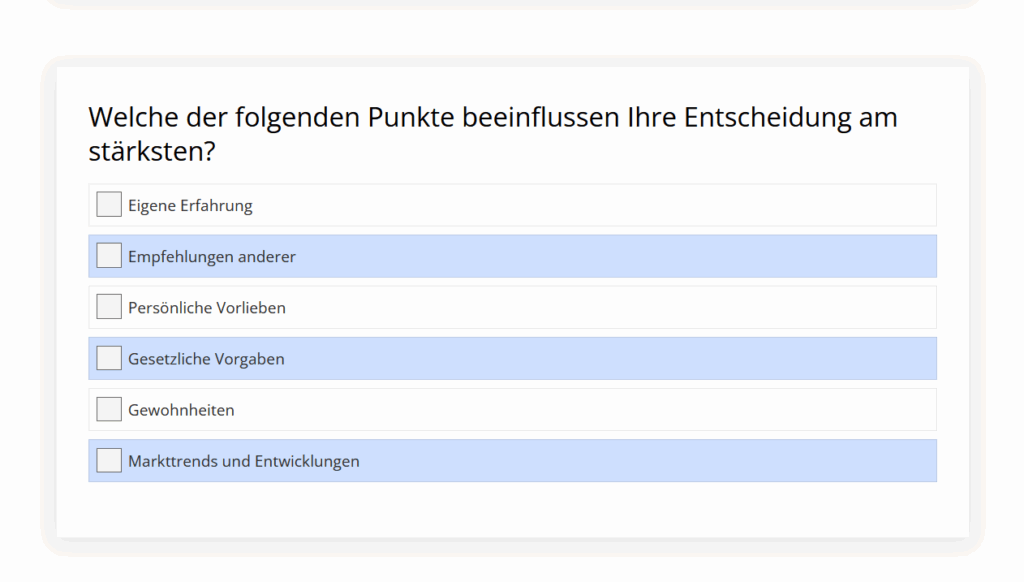 Mehrfachauswahlfrage mit abwechselnd eingefärbten Antwortoptionen.