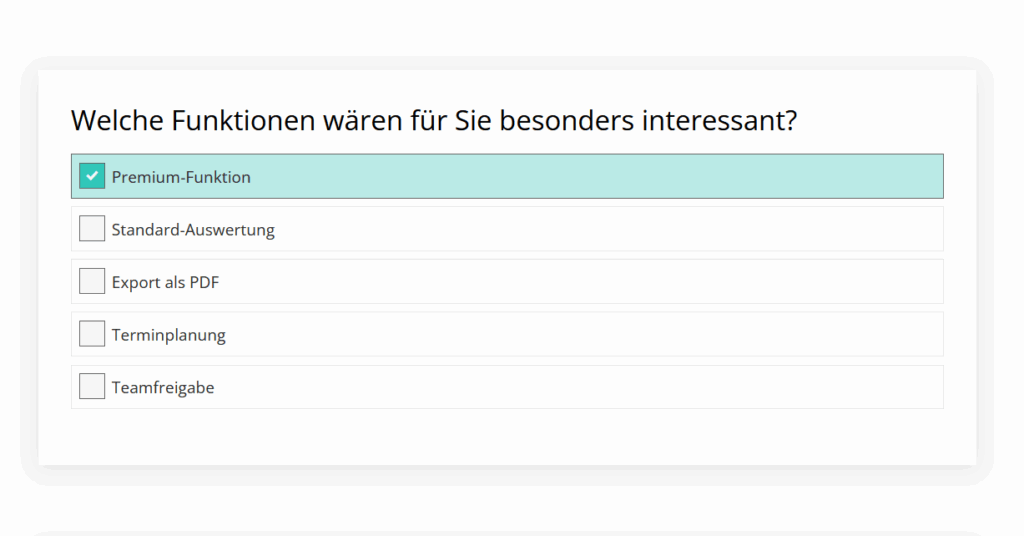 Mehrfachauswahlfrage, bei der das erste Antwortfeld eingefärbt ist.